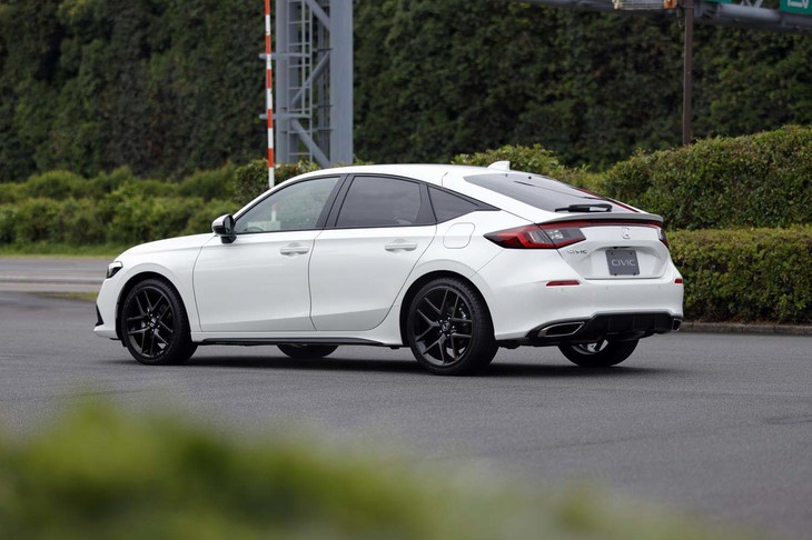 海外ではセダンも展開される新型「シビック」だが、国内ではまず5ドアハッチバックのみラインナップされる。