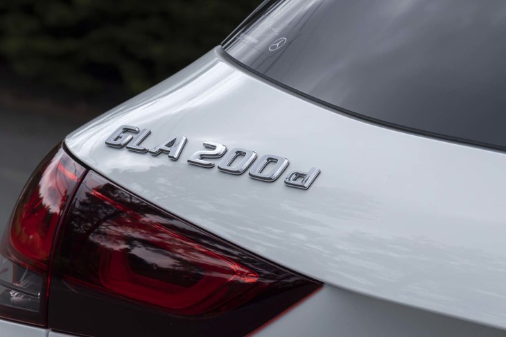 メルセデス・ベンツGLA200d 4MATIC