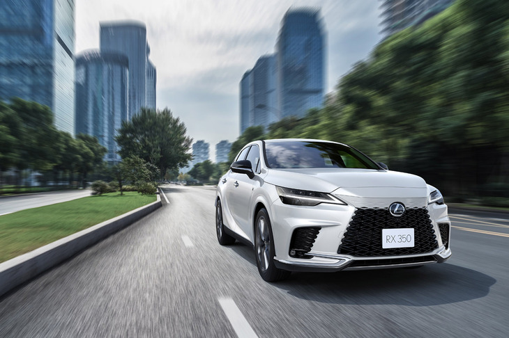RX350“Fスポーツ”