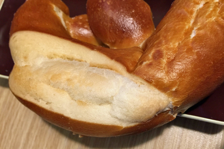 物価が高いジュネーブで唯一手頃な価格なのがパン。ジュネーブのプレッツェルは、同じスイスでもドイツ語圏のものに比べ、どこかフランス風情が漂っていて柔らかい。