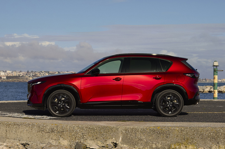 ボディーサイズは全長×全幅×全高＝4690×1860×1695mm。それぞれ先代よりも115mm、20mm、5mm拡大している。