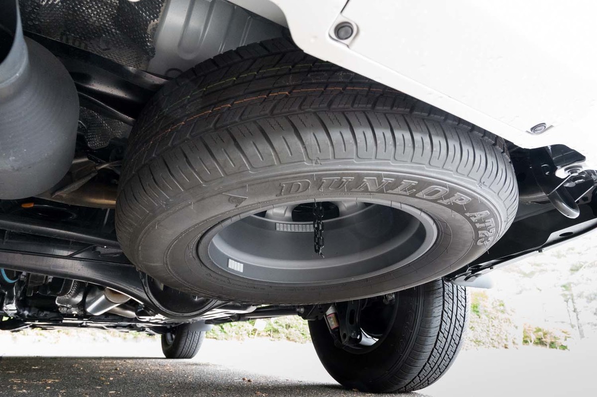 トヨタ ランドクルーザーgrスポーツ 4wd 10at 試乗記 身も心も揺さぶられる Webcg