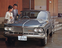 1962年にフルモデルチェンジされた2代目「グロリア」。当初は初代から受け継いだ1.9リッター直4 OHVエンジンを積んだ「デラックス」のみだったが、翌1963年に日本初となる直6 SOHCの2リッターエンジンを積んだこの「スーパー6」が追加された。