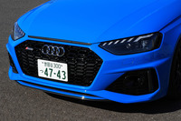 従来モデルから明確に変わったのがフロントまわりの意匠。グリルや左右エアインテークを含むバンパーに加え、ヘッドランプのデザインも変更された。