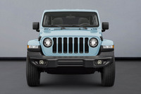 ブラックアクセントで特別感を高めた「ジープ・ラングラー」限定発売の画像