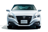 「2.0 RSアドバンス」のフロントマスク。サイドビューは劇的に変わった新型クラウンだが、フロントマスクのグラフィックについては、従来モデルから大きな変化はない。