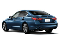 最新の「スカイライン」の車両本体価格は427万4640円～632万7720円。