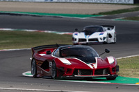 サーキット専用車の「FXX K EVO」。「F1クリエンティ」とXXプログラムの運営は、クライアントのレース活動をサポートするコルセ・クリエンティと呼ばれる部門が担っている。