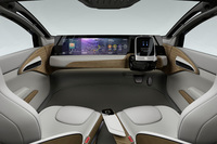 
	「IDSコンセプト」のインテリア。写真は自動運転で走行する「PDモード」選択時のもの。
	