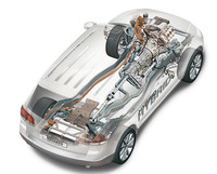 「トゥアレグ」のハイブリッドカーも現在開発が進められている。