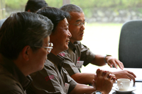 「やり残したことはない」と語る森さんに対し、「『S206』で使ったカーボンルーフ、あれを装備すると、確かに屋根が軽くなった実感があるんですよね」と語る渋谷さん。森さんも毛利さんも、思わず笑顔。