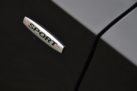 フロントフェンダーに「SPORT」のバッジ。
