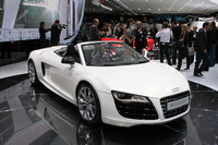 「アウディR8スパイダー5.2FSIクワトロ」