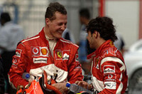 2.4リッターV8初年度、これまで圧倒的な信頼性を誇っていたフェラーリにもトラブルが発生した。ミハエル・シューマッハー（左）、フェリッペ・マッサ（右）ともエンジン交換（マッサは2回）。シューマッハーは予選14位から2ストップで、マッサは同21位から1ストップでレースにのぞみ、マッサがシューマッハーを抑えきって5-6フィニッシュ。ポイント獲得で被害を最小限にとどめた。（写真＝Ferrari）