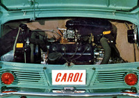 搭載状態でのDA型エンジン。シリンダーは30度ほど後ろに傾いている。ちょうどエンジン横置きのFF車を、180度ひっくり返したような形式である。