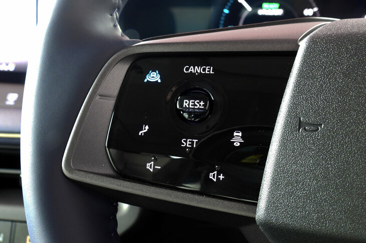 日産リーフB7 G（ステアリングスイッチ）