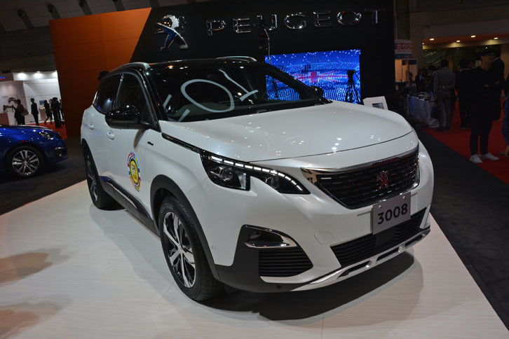 「プジョー3008」
