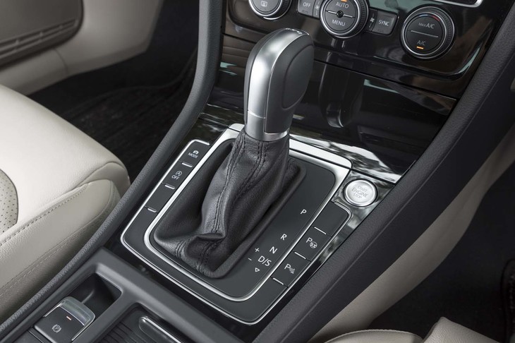 トランスミッションは7段のデュアルクラッチ式ATを採用する。