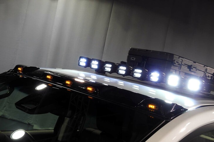 三菱デリカD：5 CHAMONIX SNOW GEAR（ルーフマーカーランプ＆ワーキングランプ）