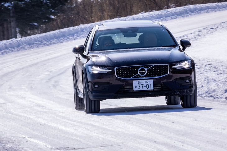 ボルボV60クロスカントリーT5 AWDプロ