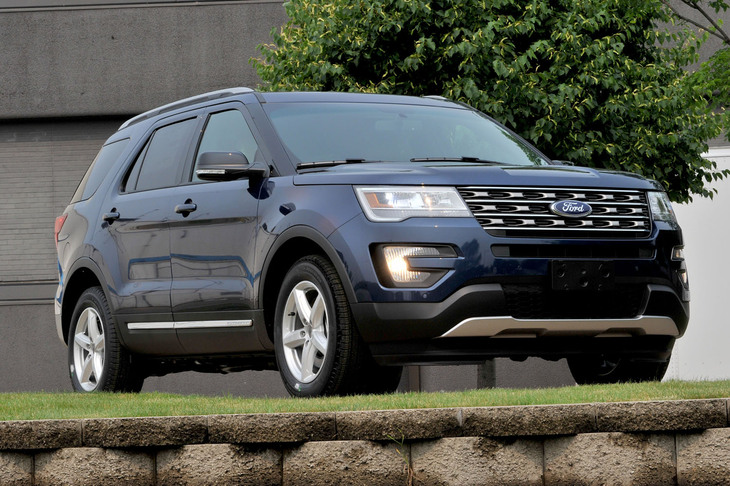 かつて日本で販売された「エクスプローラー」の最終型となった2016年モデル。フォードが日本市場から完全撤退した後もその人気は衰えず、同年式の正規ディーラー車が400万円以上の価格で販売されているケースもちらほら見受けられる。