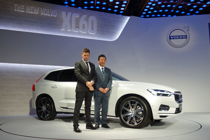 写真左がボルボ・カー・グループ デザイン部バイスプレジデントのジョナサン・ディズリー氏、右はボルボ・カー・ジャパンの木村隆之代表取締役社長。