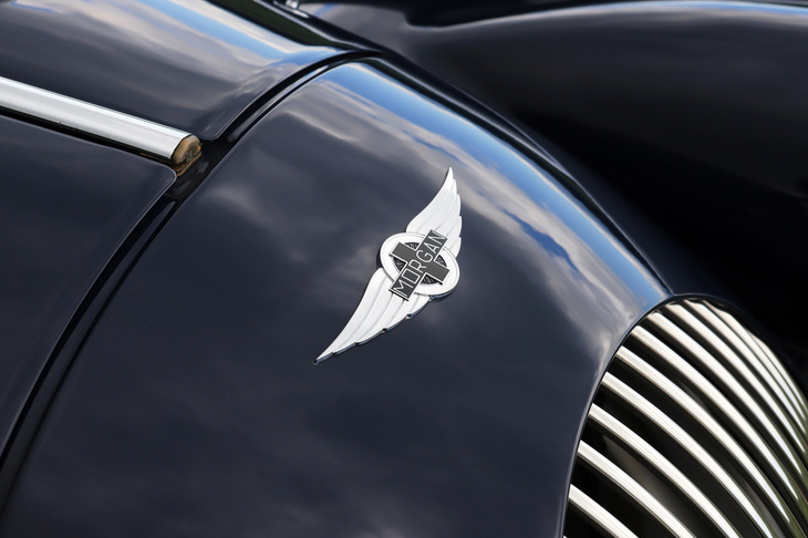 モーガン・モーター・カンパニーは1909年創業の英国のスポーツカーメーカー。今日でも、職人による手作業でのクルマづくりを続けている。