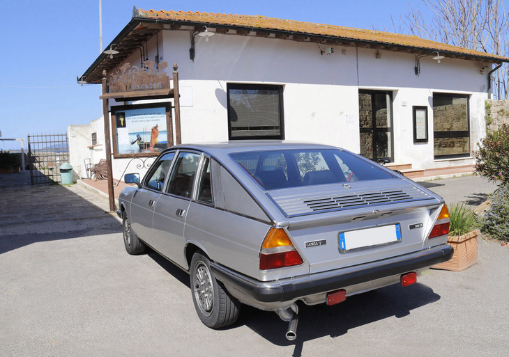 ヴァスコさんの「ガンマ」は、当時2種類設定されていたエンジンのうち、上位にあたる2.5リッターのインジェクション仕様。