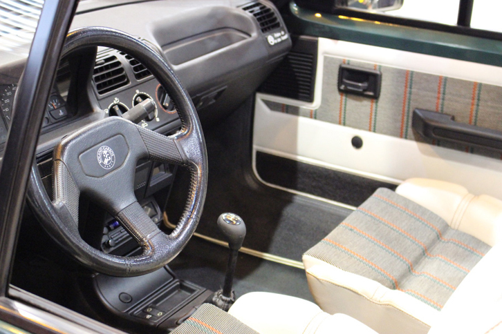 「205ローラン・ギャロス」のインテリア。