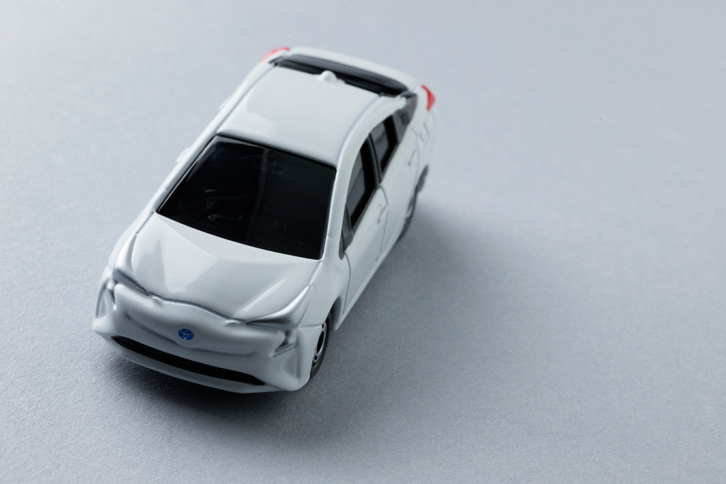 ハイブリッドシステムにも大幅な改良が施されており、モーターはエンジンの出力軸に対して複軸配置に、動力分割機構は従来の遊星歯車から平行軸歯車となった。