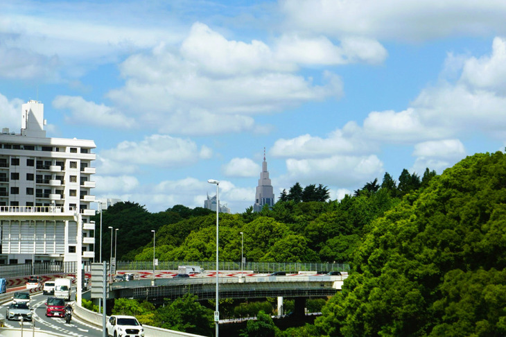 最近は首都高4号線下り赤坂付近から遠望すると、あのNTTドコモ代々木ビルも「セントラルパーク越しに見るエンパイアステートビルだな」と思えてくる。