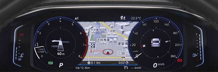 デジタルメータークラスター「アクティブインフォディスプレイ」と「スマートフォンワイヤレスチャージング」がセットになった「テクノロジーパッケージ」を「コンフォートライン」と「ハイライン」にオプション設定。