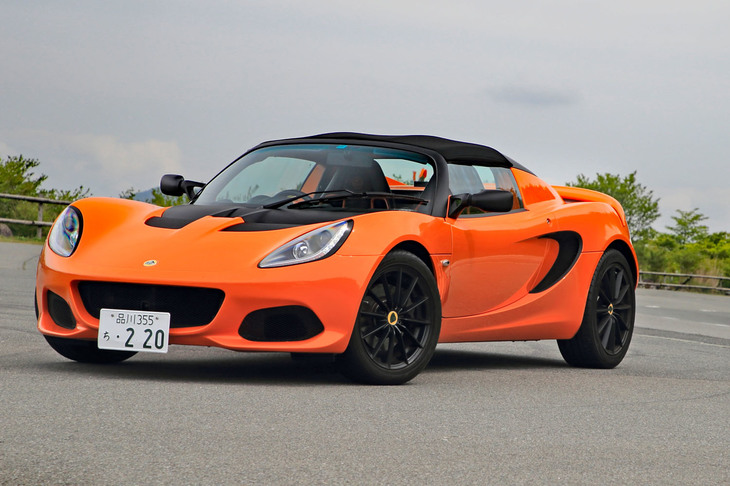 今回の試乗車は、2017年10月に導入された「エリーゼ スポーツ220 II」。エリーゼの最終ラインナップにおいては、エントリーモデルという位置づけとなる。
