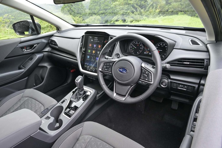 スバル・クロストレック（コックピット周辺部）