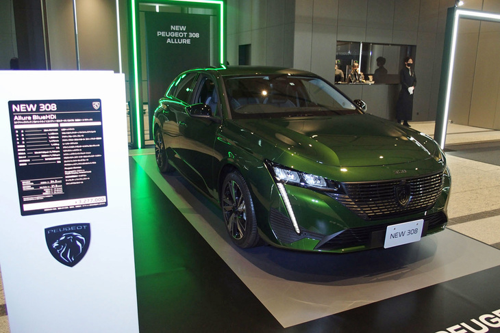 「プジョー308」の発表会場。