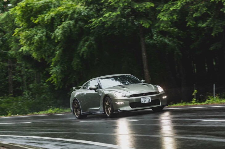 2007年の発売から16年目を迎えた「日産GT-R」。モデルライフの長さはすでに「カウンタック」に並んだ。