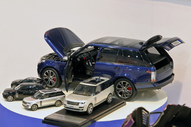 SUV、スーパーカーなど中国での人気車種を中心にモデル化しているというLCDモデル。「レンジローバーSVオートバイオグラフィー ダイナミック 2018」は1/18、1/43、1/64の3サイズがそろい、近日受注開始予定。