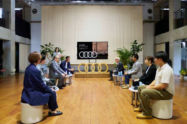 2日目に行われた「未来共創ミーティング」の様子。現地NPOや研究者、学生らが、おのおのが研究したり進めたりしている取り組みについて解説した。