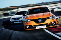 「ルノーHCC」と「シトロエンPHC」の基本的原理は同じだが、PHCのほうが第2ダンパーをより広範囲で使用するようになっている。