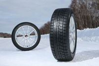 「アイスガード6」のサイズは、265/35R19 94Qから135/80R13 70Qの全95種類。今後も追加が予定されている。価格はオープンプライス。