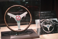 ホンダがF1参戦に際して製作した試作のフォーミュラカー「R270」には、四輪車でおなじみの“Hマーク”ではなく、二輪の“ウイングマーク”が施されていた。