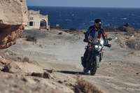 「390デューク」からの変更は足まわりが中心で、フレームやパワートレインに大きな違いはない。それでも試乗では、高い悪路走破性能を披露してみせた。