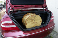 写真はソフトトップ収納時の、狭い状態