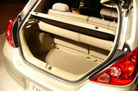 【Movie】日産のコンパクトハッチ「ティーダ」デビューの画像