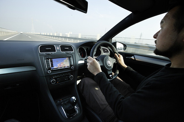 フォルクスワーゲン・ゴルフR（4WD/6AT）【試乗記】 箱形スポーツカー