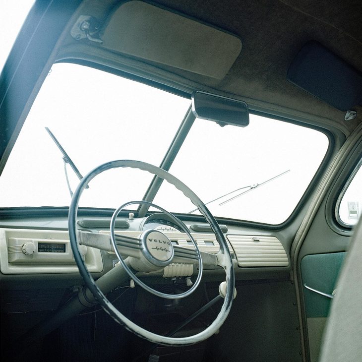 合わせガラスが用いられた、「ボルボPV444」のフロントウィンドウ。
