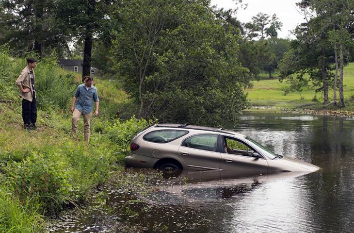 「マーキュリー・セーブル」
	1986年に「フォード・トーラス」のマーキュリー版として登場。セダンとステーションワゴンをラインナップしていた。映画で使われているのは、4代目のワゴン。2007年に5代目となったが、2009年に生産終了。