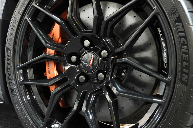 シボレー・コルベットZ06コンバーチブル＜米国仕様＞（カーボンセラミックブレーキ）