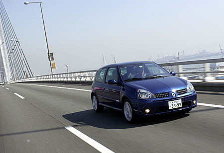 筆者の愛車と同じ型式の「ルノー・ルーテシアR.S. 2.0」。リアのベアリングにはご用心！