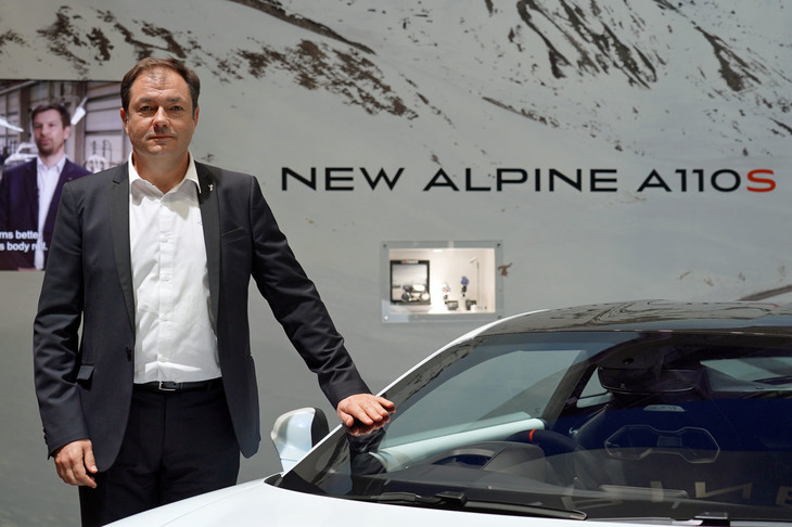 東京モーターショーに合わせて来日した仏アルピーヌのマーケティングダイレクター、レジス・フリコテ氏。プレスカンファレンスでは日本市場を重視していることをアピールした。